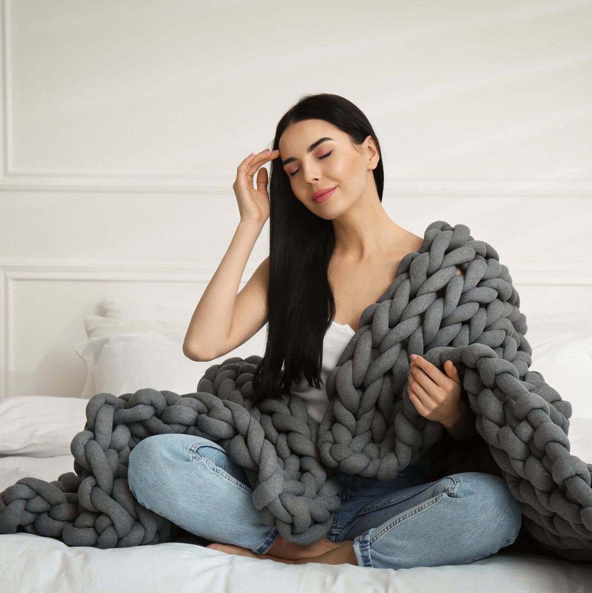 Bloomknit cotton weighted blanket for hot sleepers in Midnight ash